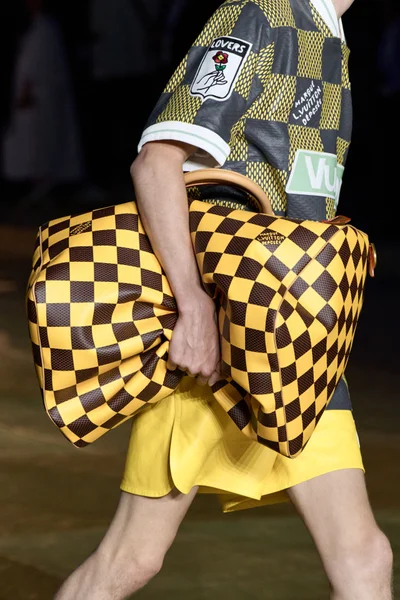 Look 74